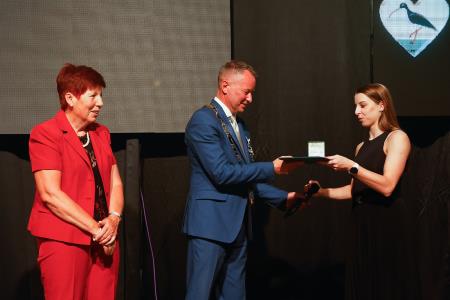 LETOŠNJI PREJEMNIKI OBČINSKIH IN ŽUPANOVIH PRIZNANJ